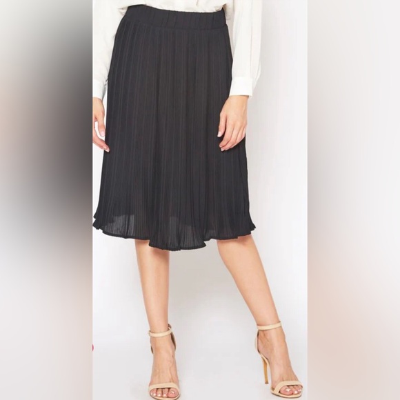 Pleated Midi Skirt - Picture 2 of 4
